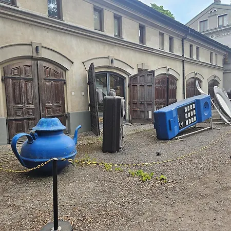 Przy Szkole Filmowej, Darmowy Parking