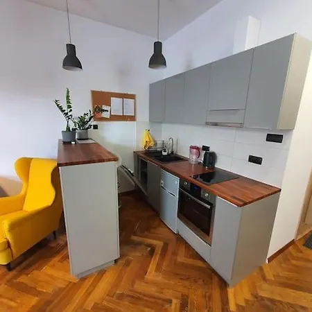 Faktura Vat Przy Szkole Filmowej, Darmowy Parking Łódź