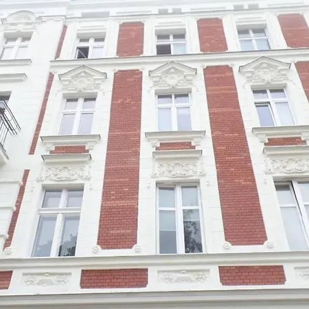 Faktura Vat Przy Szkole Filmowej, Darmowy Parking *