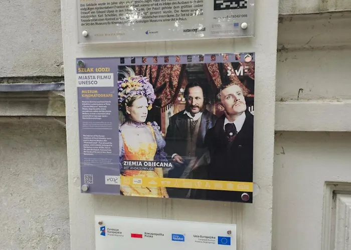 Faktura Vat Przy Szkole Filmowej, Darmowy Parking Apartman