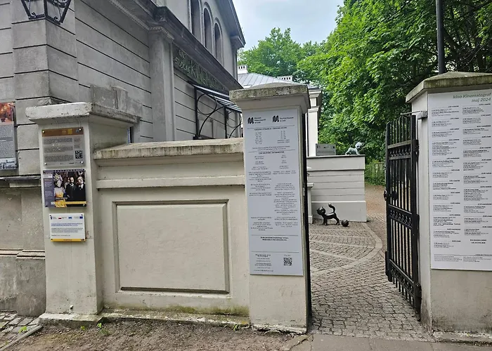 Faktura Vat Przy Szkole Filmowej, Darmowy Parking Lejlighed Łódź