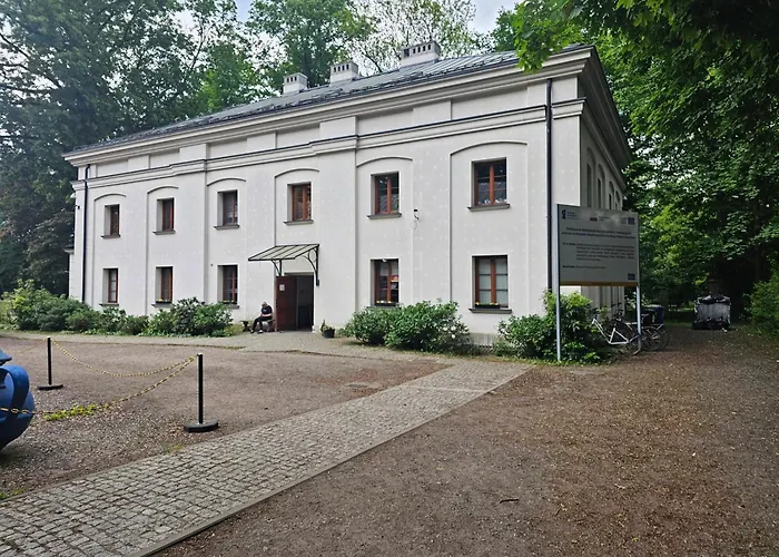 Faktura Vat Przy Szkole Filmowej, Darmowy Parking *