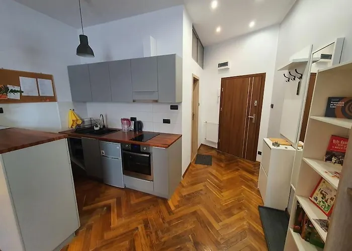 Apartman Faktura Vat Przy Szkole Filmowej, Darmowy Parking