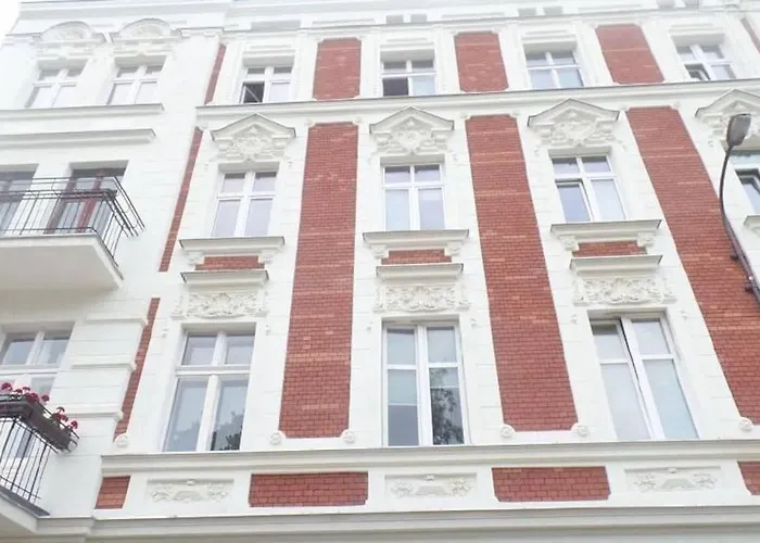 Faktura Vat Przy Szkole Filmowej, Darmowy Parking *